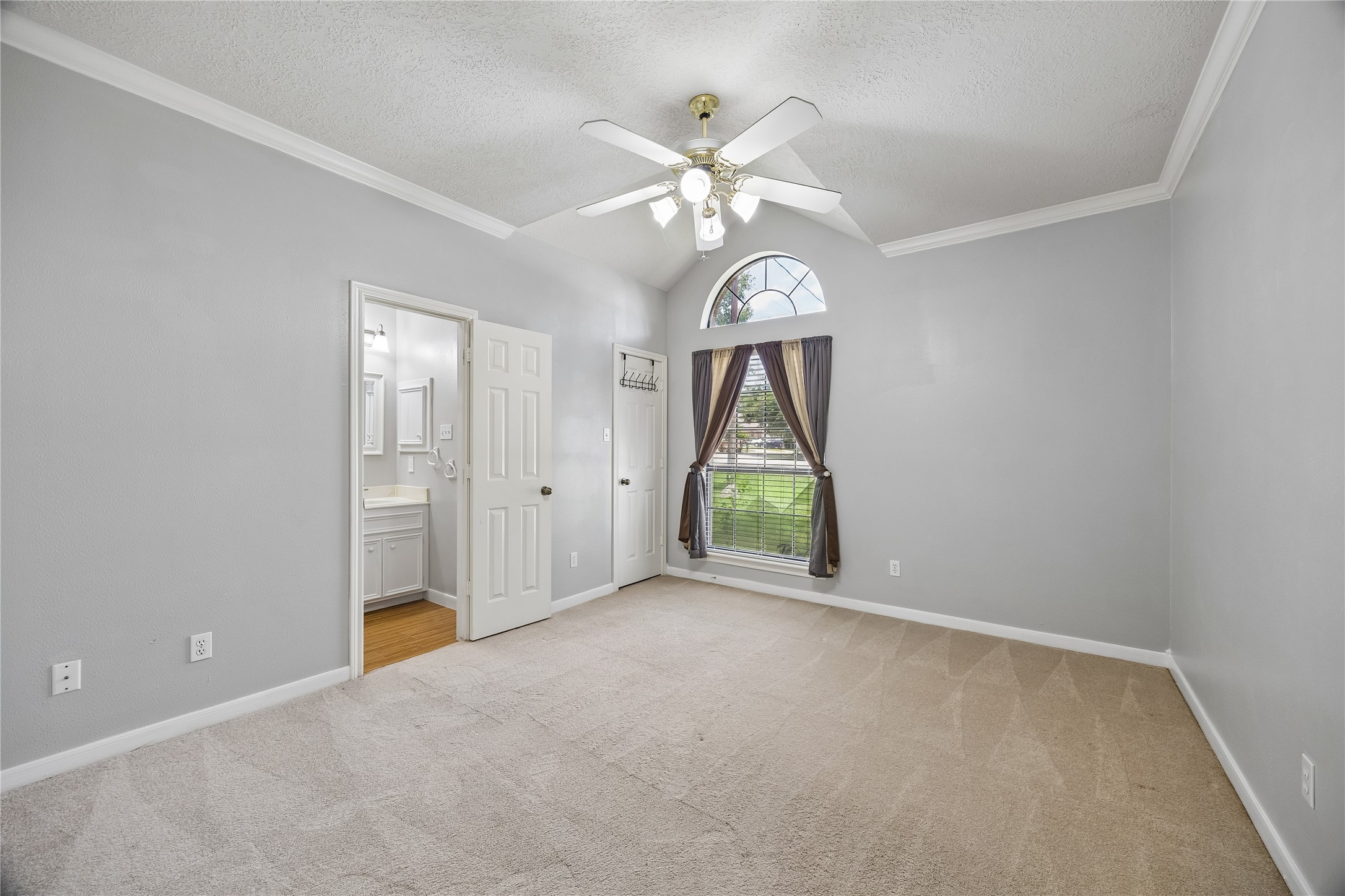 154 7 Coves Road Conroe, TX 77304 - Photo 25 of 32