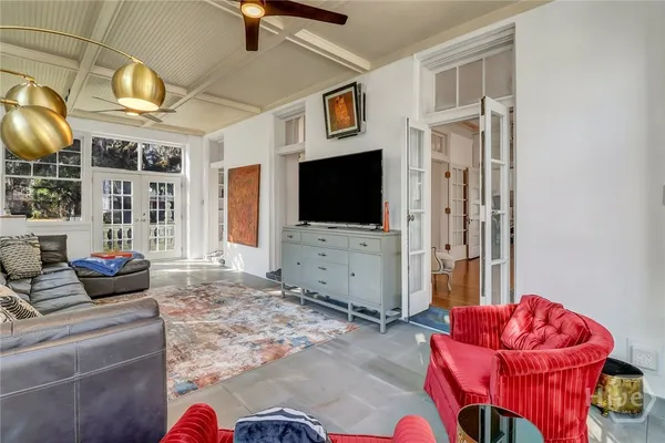 $10,000 | 602 East Victory Drive, Savannah, GA 31405
