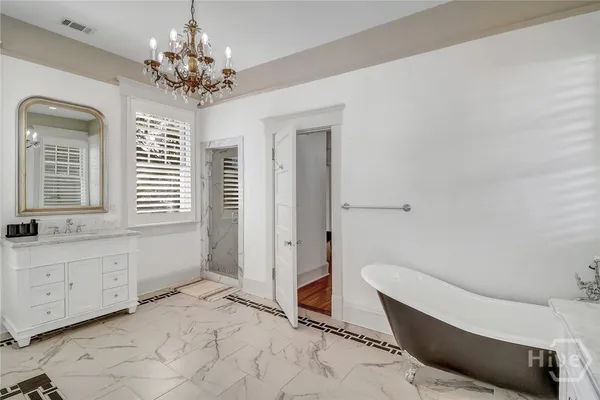 $10,000 | 602 East Victory Drive, Savannah, GA 31405