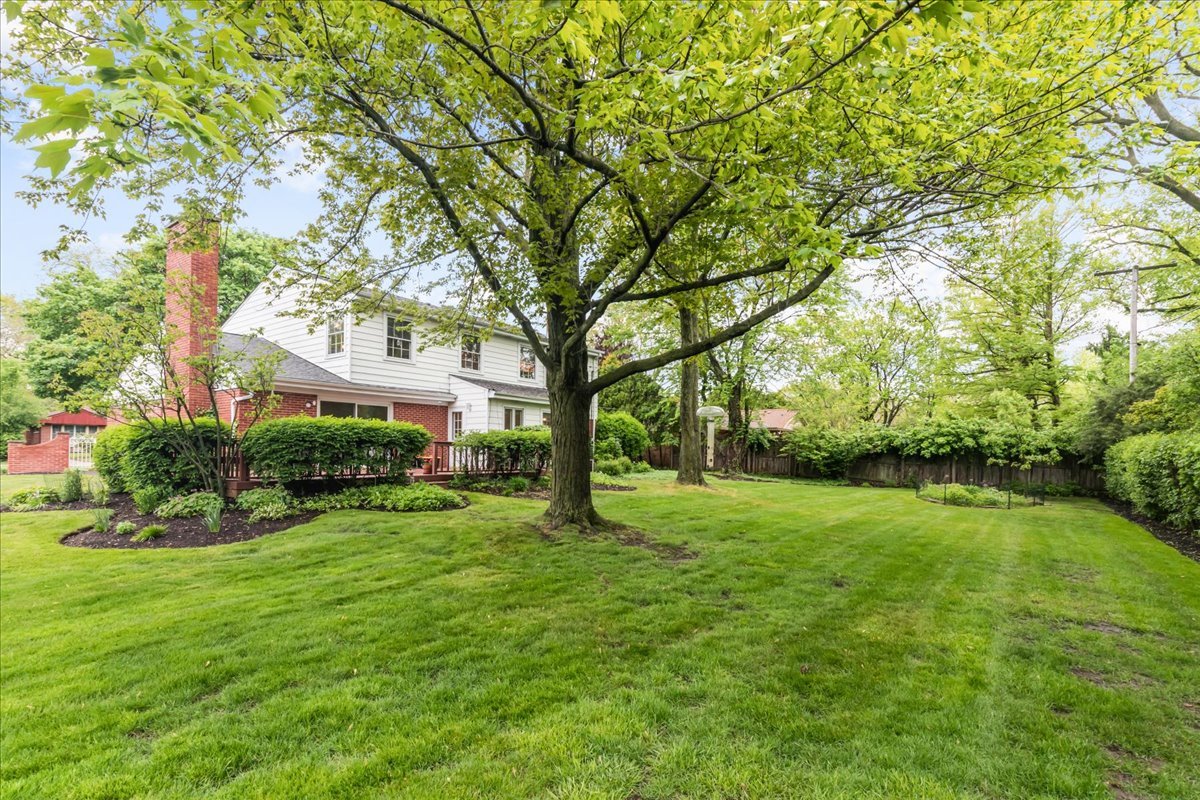 1025 Oxford Road Deerfield, IL 60015 - Photo 18 of 22 Gallery Image 18