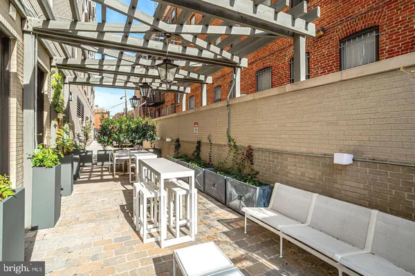 $2,449 | 1011 M Street Northwest, Unit 606, Washington, DC 20001