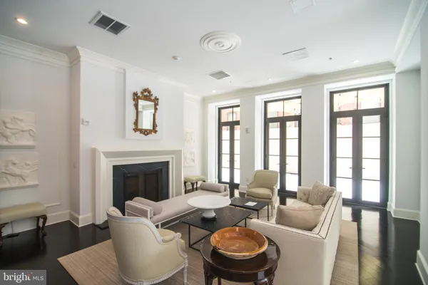 $2,449 | 1011 M Street Northwest, Unit 606, Washington, DC 20001