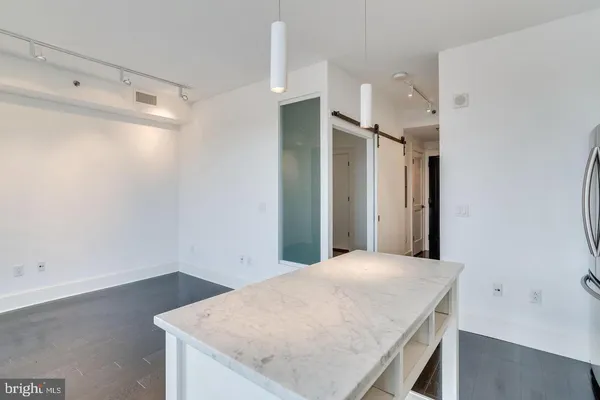 $2,449 | 1011 M Street Northwest, Unit 606, Washington, DC 20001