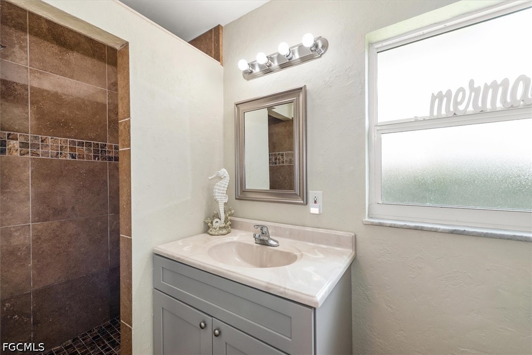 1720 Club House Road North Fort Myers, FL 33917 - Photo 14 of 36