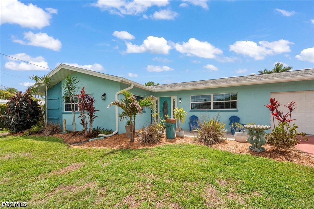 1720 Club House Road North Fort Myers, FL 33917 - Photo 22 of 36