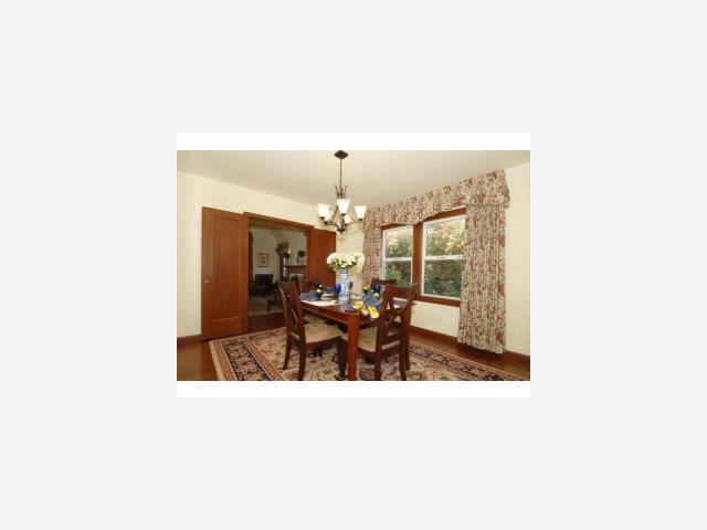 9 Victoria Road Burlingame, CA 94010 - Photo 3 of 9