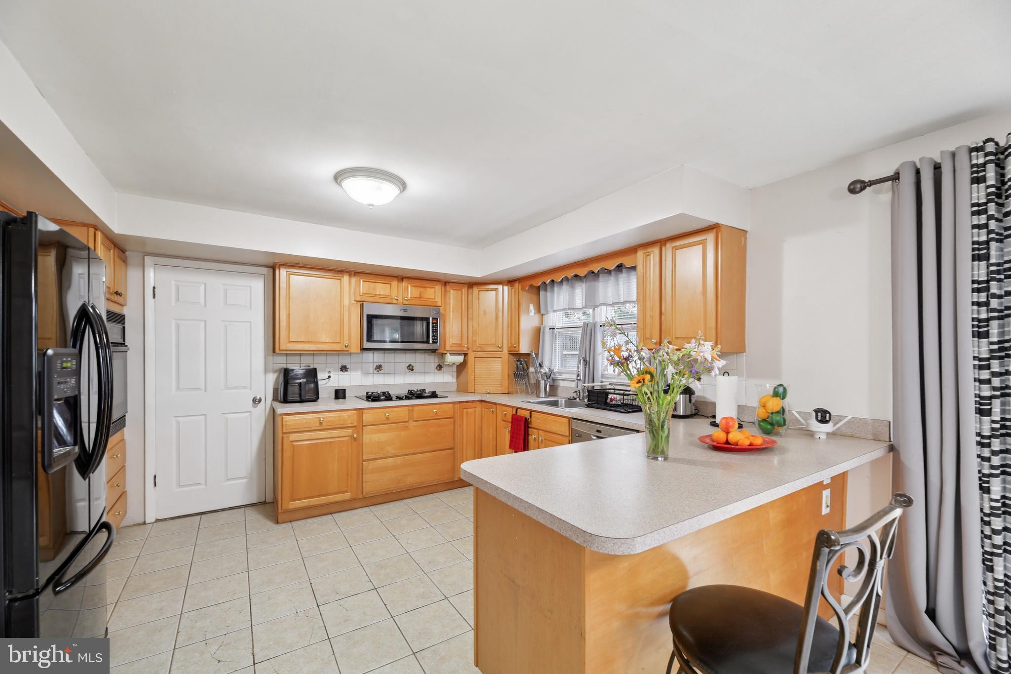 118 Old Orchard Road York, PA 17403 - Photo 11 of 39 Kitchen