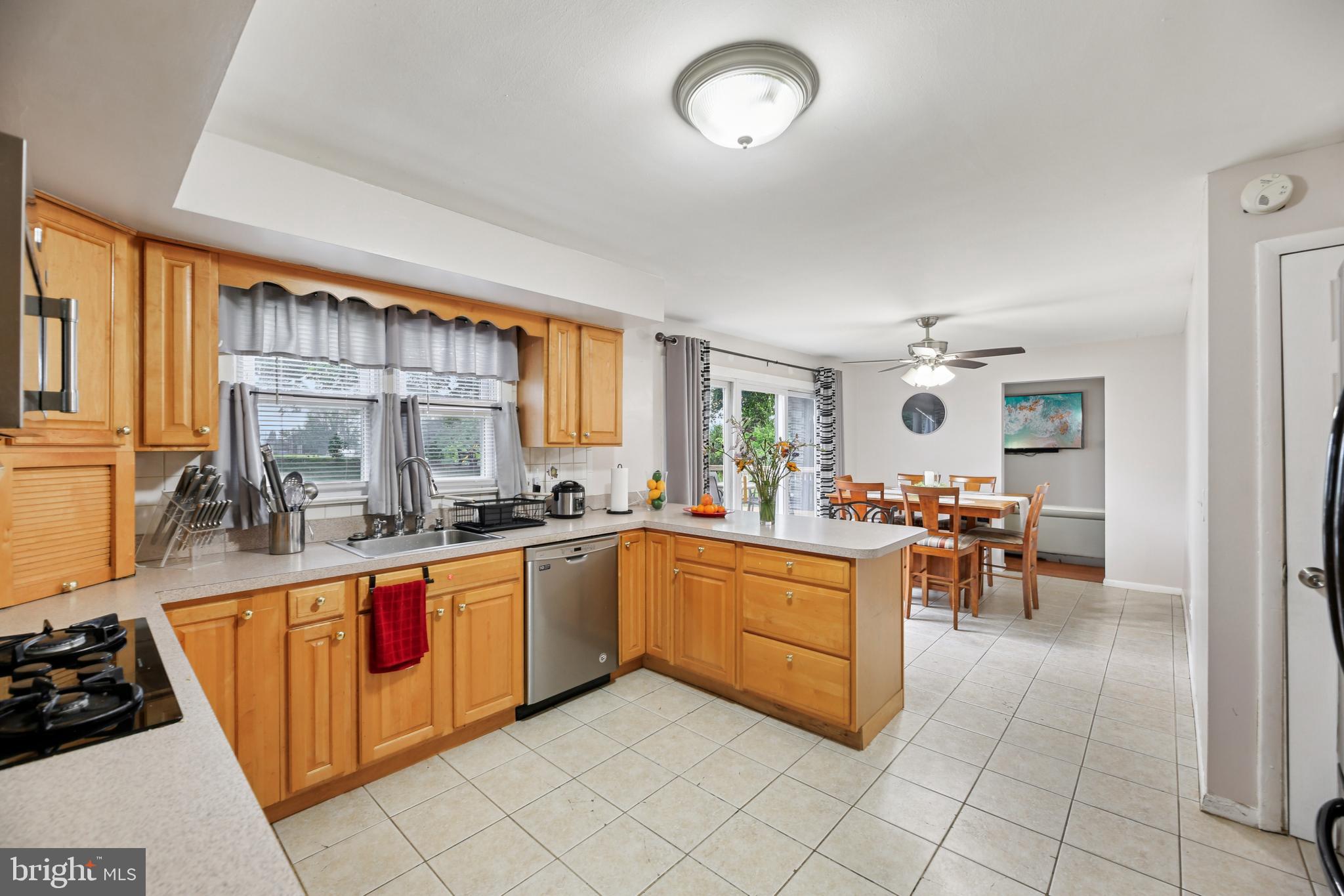 118 Old Orchard Road York, PA 17403 - Photo 12 of 39 Kitchen