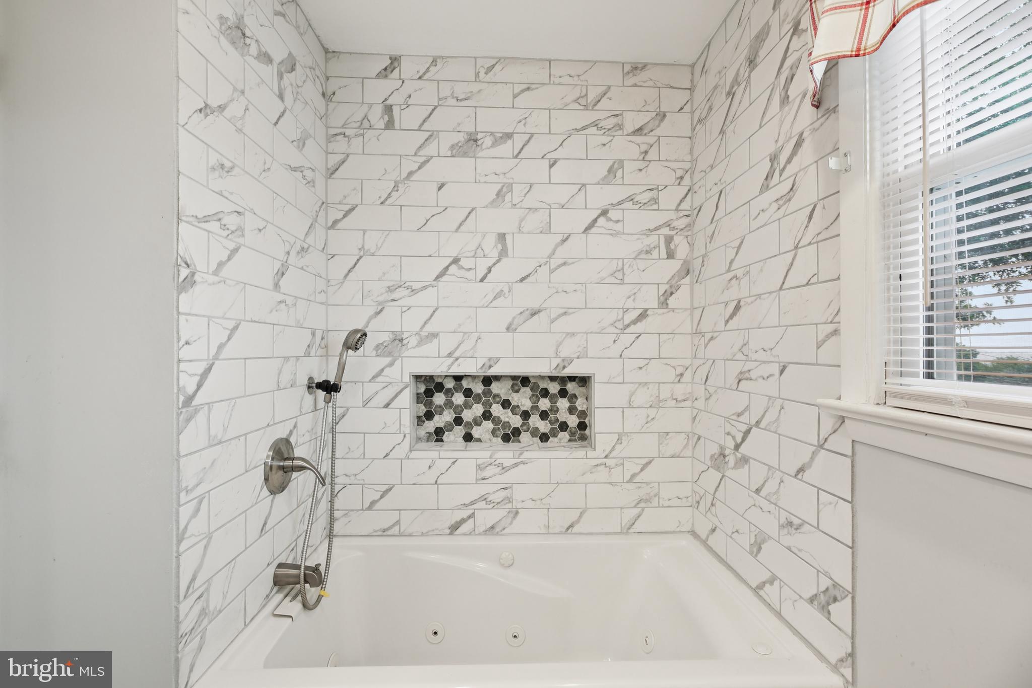 118 Old Orchard Road York, PA 17403 - Photo 23 of 39 Bathroom