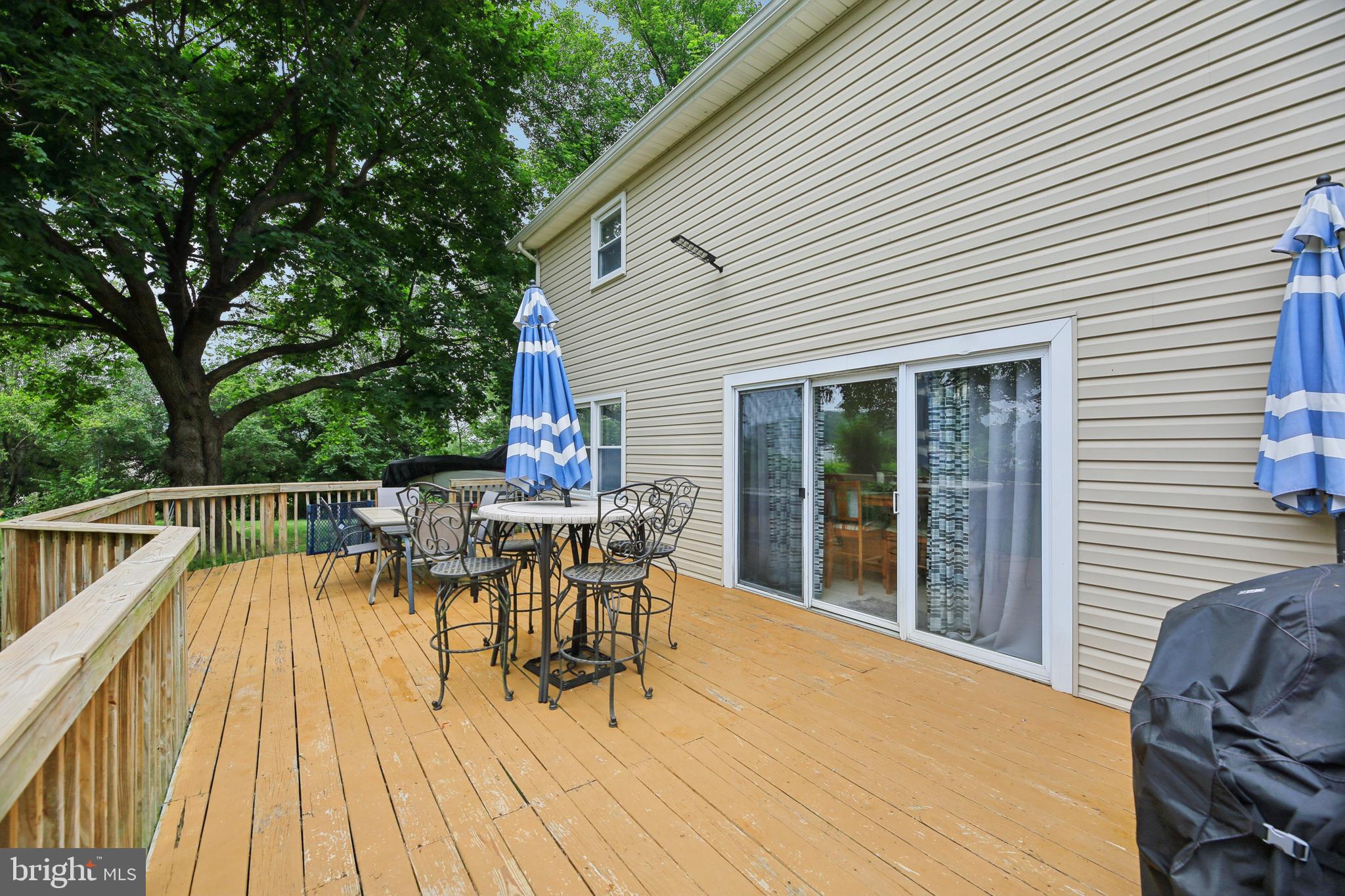 118 Old Orchard Road York, PA 17403 - Photo 38 of 39 Deck