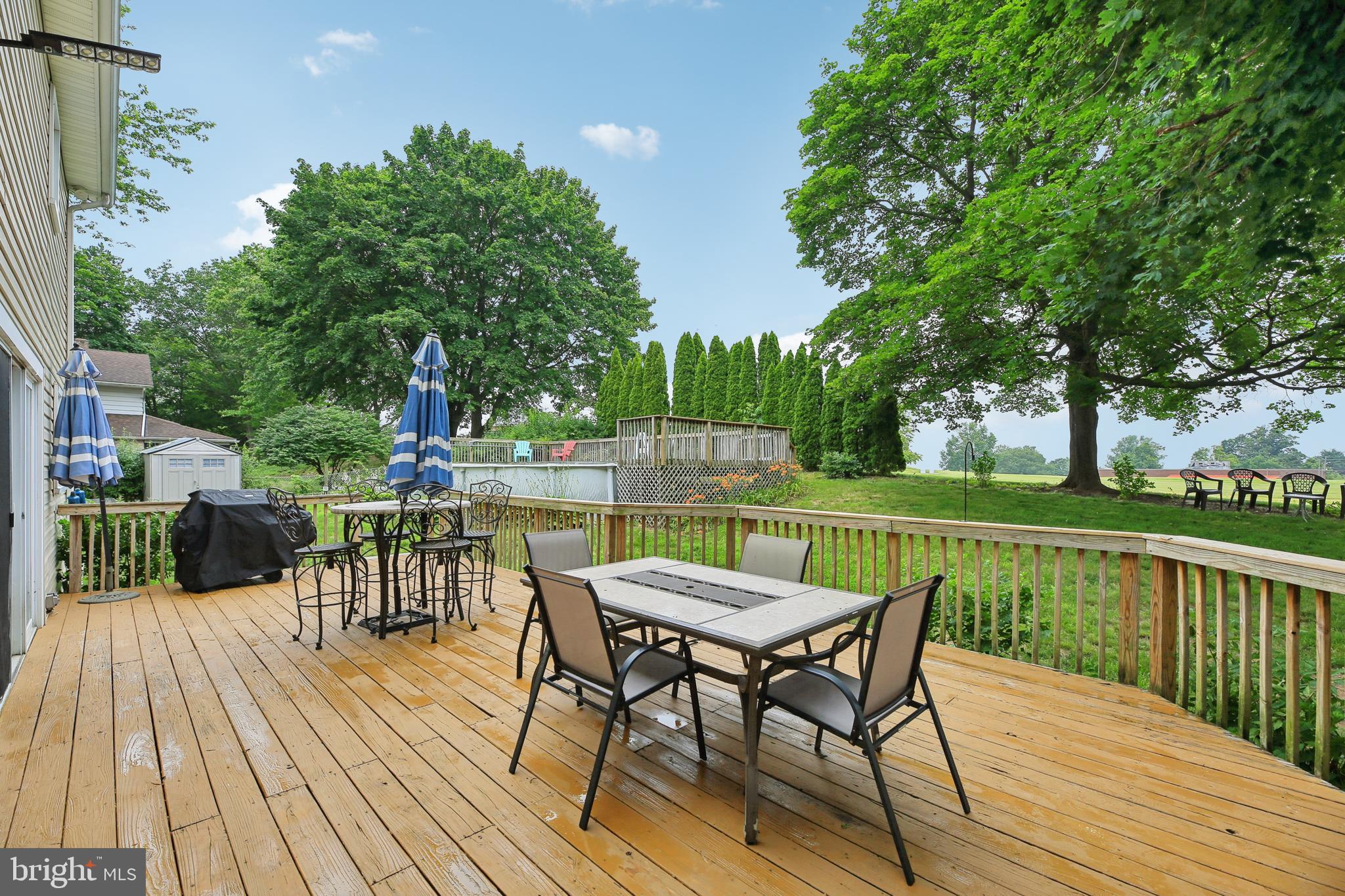 118 Old Orchard Road York, PA 17403 - Photo 39 of 39 Deck