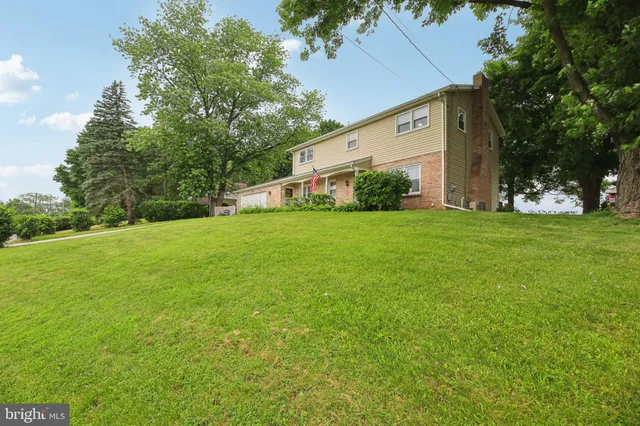 $360,000 | 118 Old Orchard Road, York, PA 17403