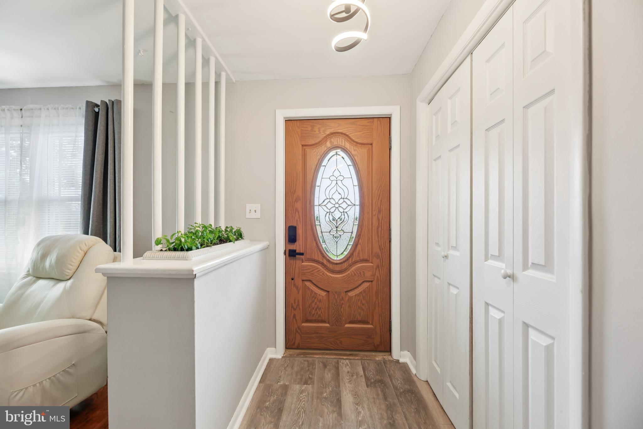 118 Old Orchard Road York, PA 17403 - Photo 5 of 39 Foyer