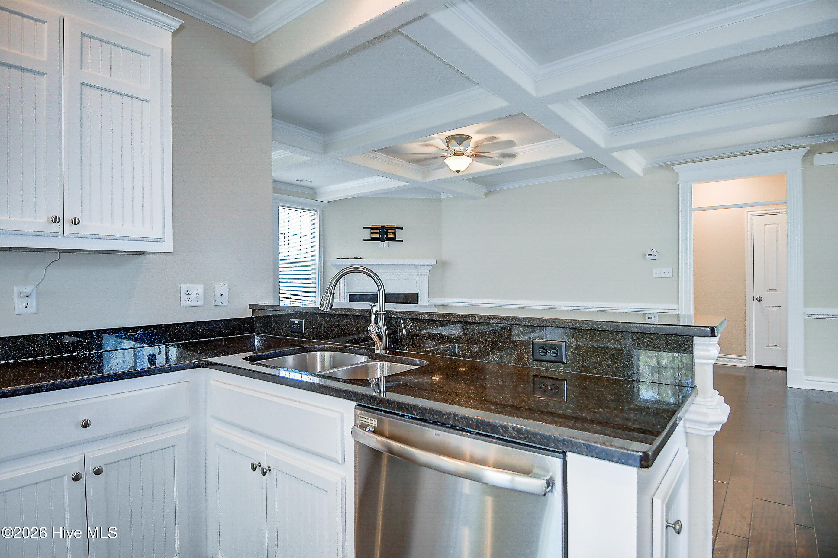 102 Armstead Court Currituck, NC 27929 - Photo 14 of 51 Kitchen