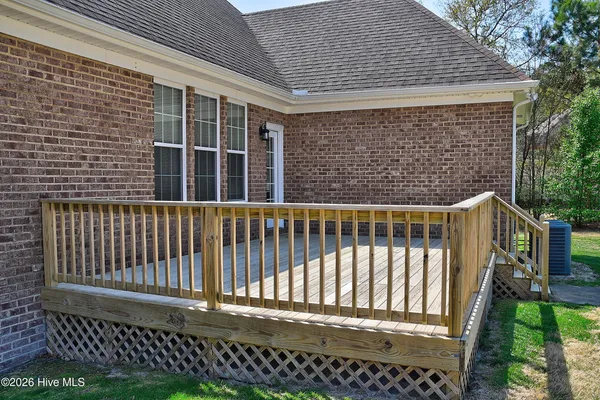 $584,000 | 102 Armstead Court, Currituck, NC 27929