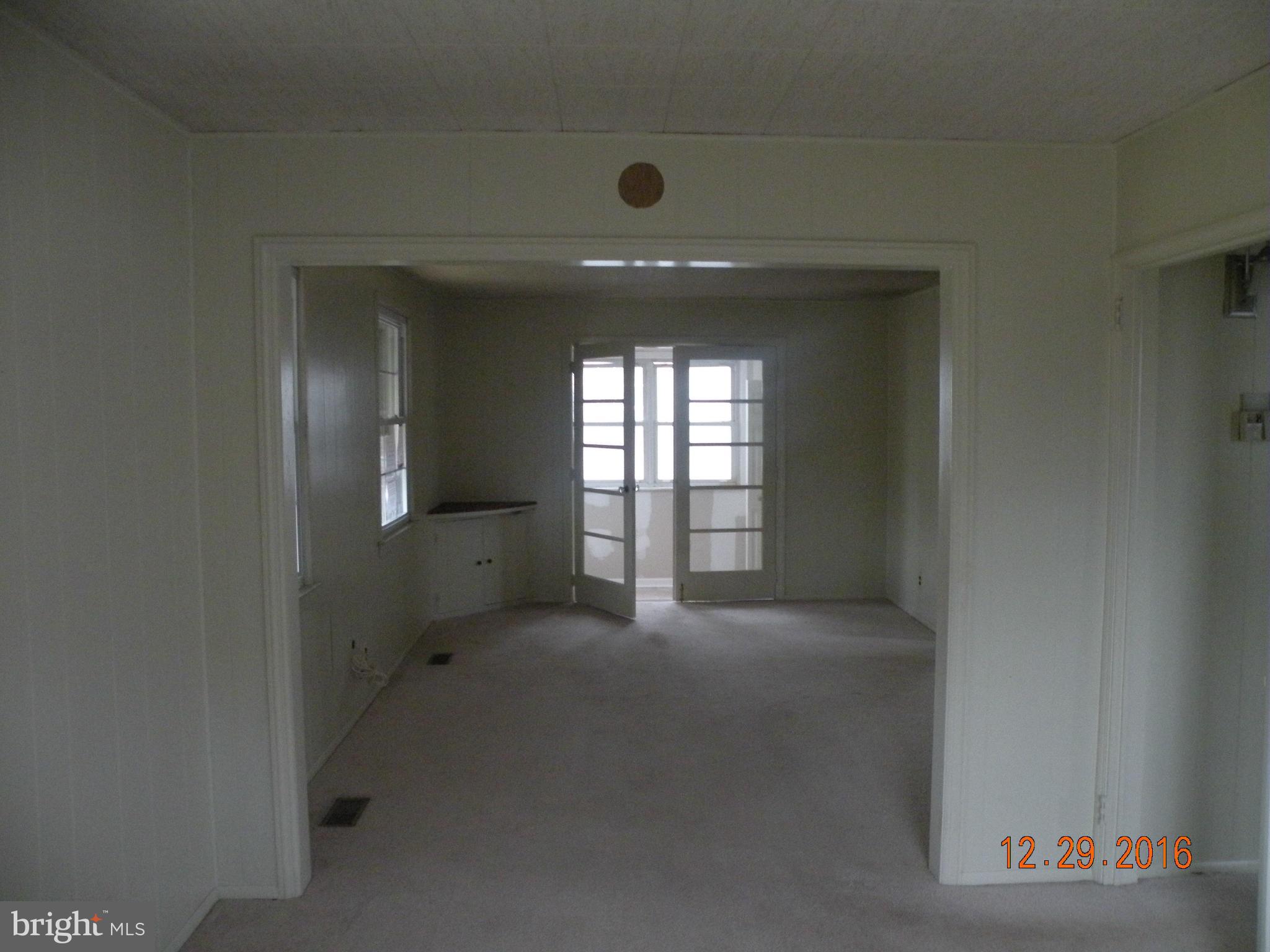 8110 Cornwall Road Baltimore, MD 21222 - Photo 2 of 10 Living Room
