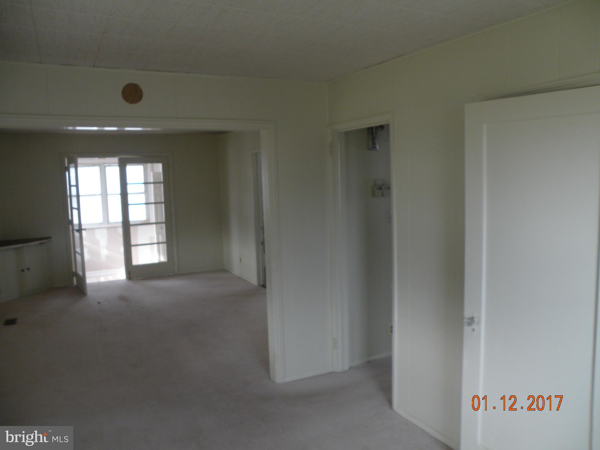 8110 Cornwall Road Baltimore, MD 21222 - Photo 4 of 10 Interior (General)