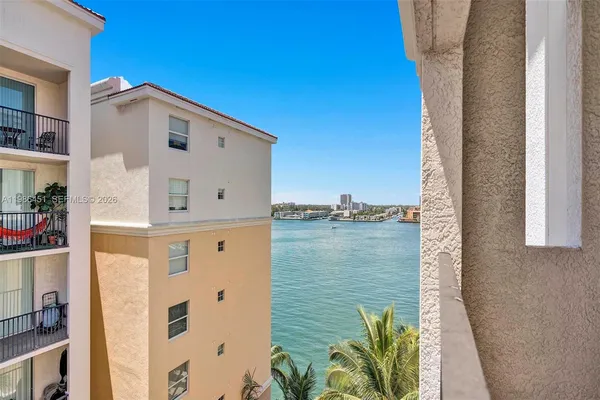 $2,900 | 17150 North Bay Road, Unit 2802, Sunny Isles Beach, FL 33160