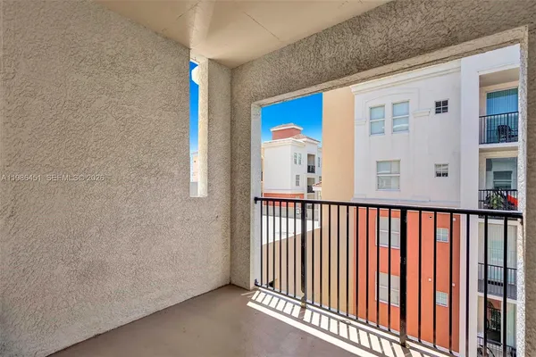 $2,900 | 17150 North Bay Road, Unit 2802, Sunny Isles Beach, FL 33160