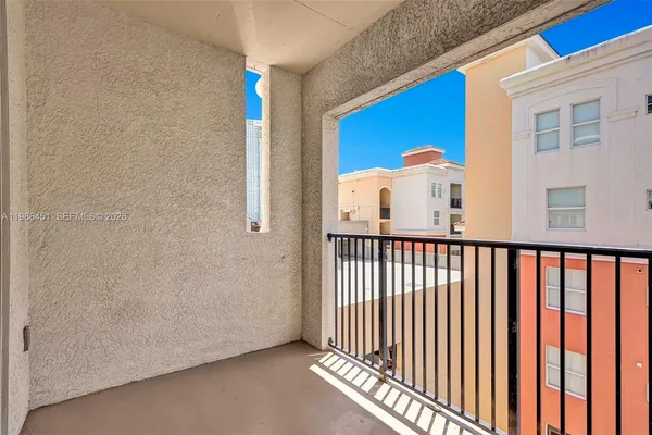 $2,900 | 17150 North Bay Road, Unit 2802, Sunny Isles Beach, FL 33160