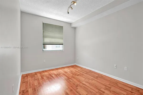 $2,900 | 17150 North Bay Road, Unit 2802, Sunny Isles Beach, FL 33160