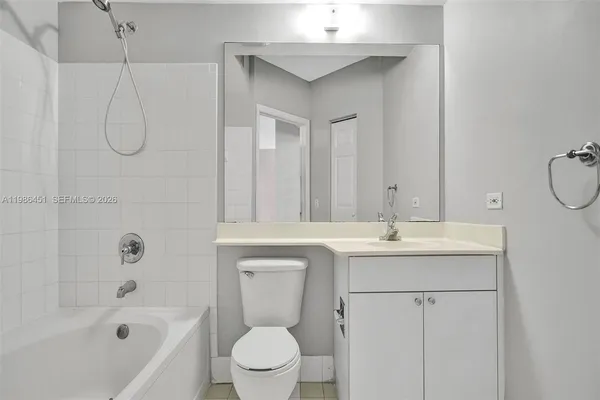 $2,900 | 17150 North Bay Road, Unit 2802, Sunny Isles Beach, FL 33160