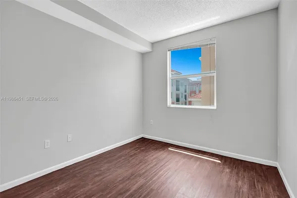 $2,900 | 17150 North Bay Road, Unit 2802, Sunny Isles Beach, FL 33160