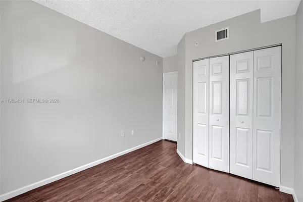 $2,900 | 17150 North Bay Road, Unit 2802, Sunny Isles Beach, FL 33160