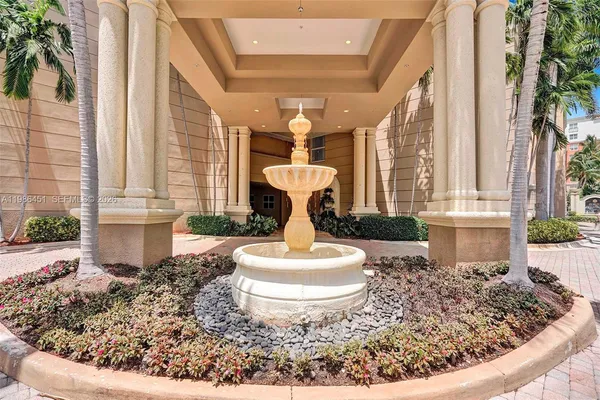 $2,900 | 17150 North Bay Road, Unit 2802, Sunny Isles Beach, FL 33160