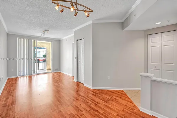 $2,900 | 17150 North Bay Road, Unit 2802, Sunny Isles Beach, FL 33160