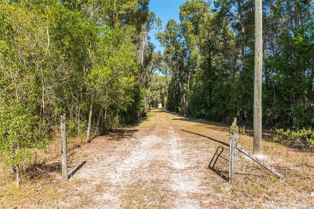 $1,600 | 18124 Southwest 75 Avenue, Archer, FL 32618