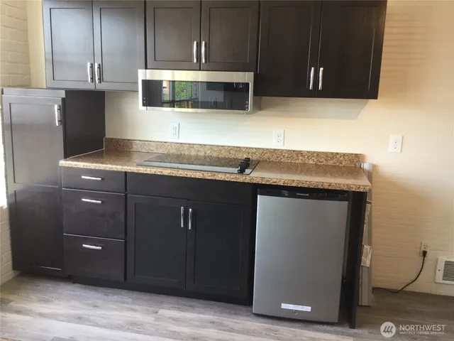 $1,025 | 2808 Hoyt Avenue, Unit 302, Everett, WA 98201