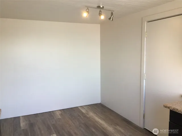 $1,025 | 2808 Hoyt Avenue, Unit 302, Everett, WA 98201