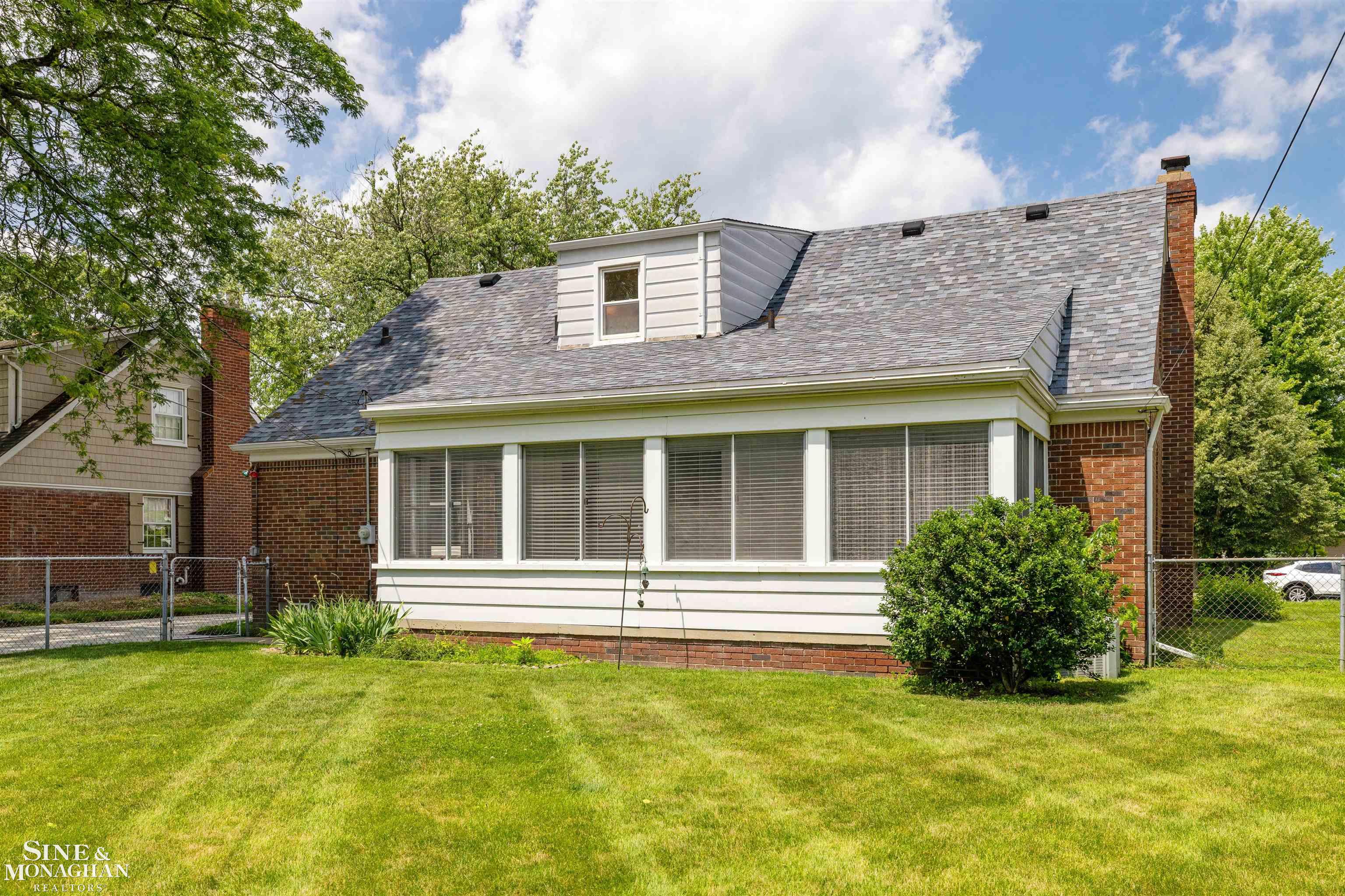 581 Hampton Road Grosse Pointe Woods, MI 48236 - Photo 40 of 60