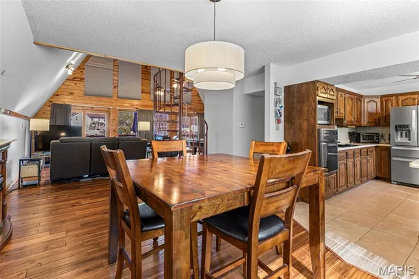 $480,000 | 9843 East Vista Drive, Hillsboro, MO 63050