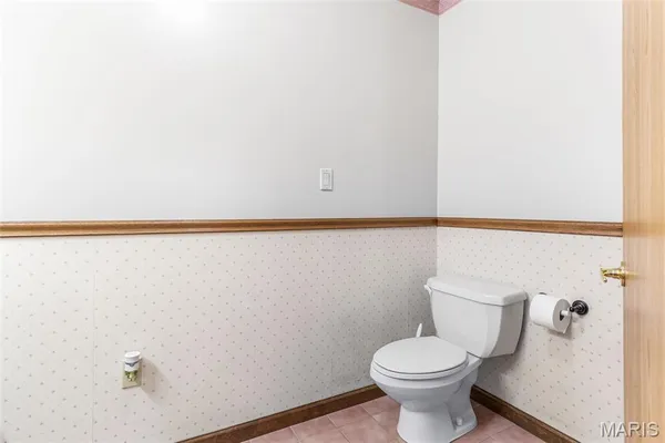 $480,000 | 9843 East Vista Drive, Hillsboro, MO 63050
