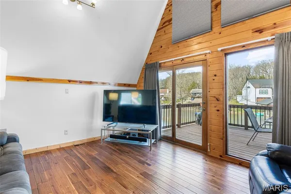 $480,000 | 9843 East Vista Drive, Hillsboro, MO 63050
