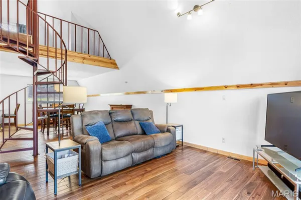 $480,000 | 9843 East Vista Drive, Hillsboro, MO 63050