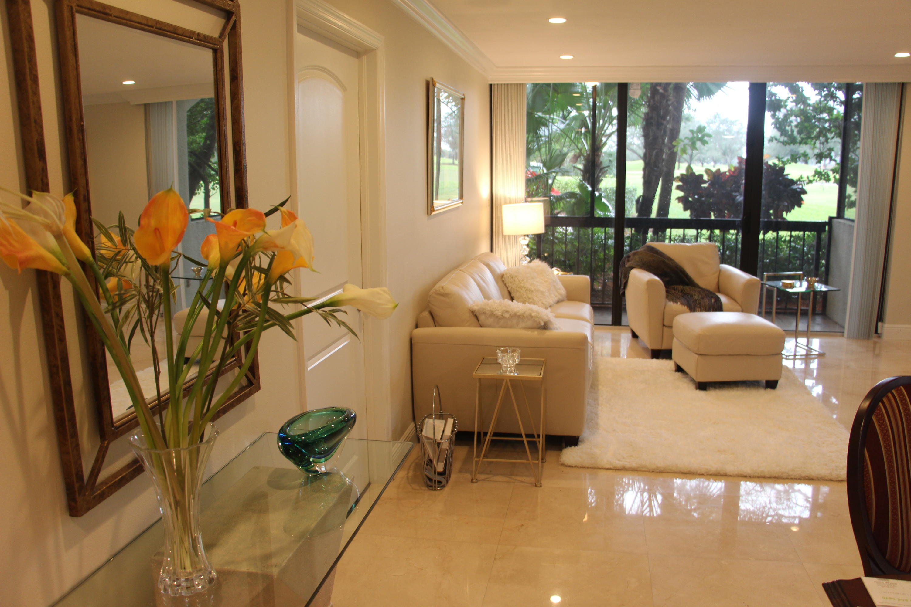 1912 Bridgewood Drive, Unit 1912 Boca Raton, FL 33434 - Photo 3 of 26 Living Room
