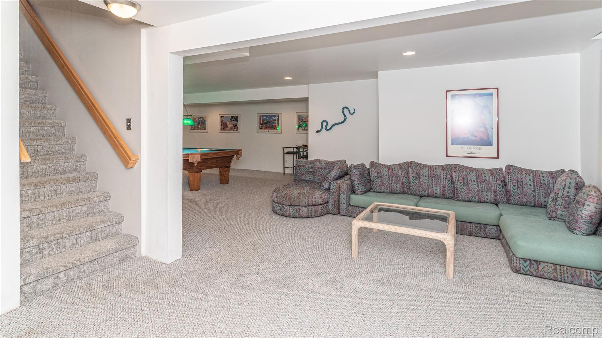2110 Avon Lake Lane Rochester, MI 48307 - Photo 21 of 36 021_074_47.jpg