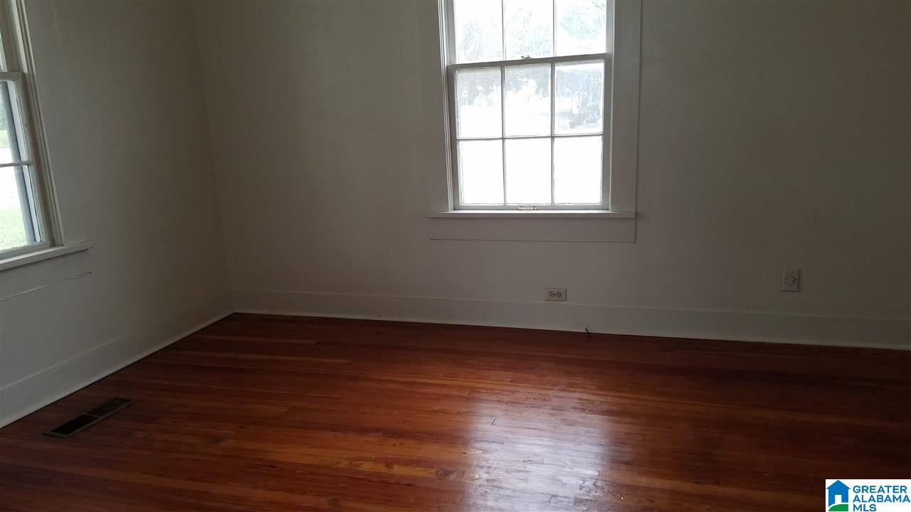 809 Ave I Bessemer, AL 35020 - Photo 6 of 11