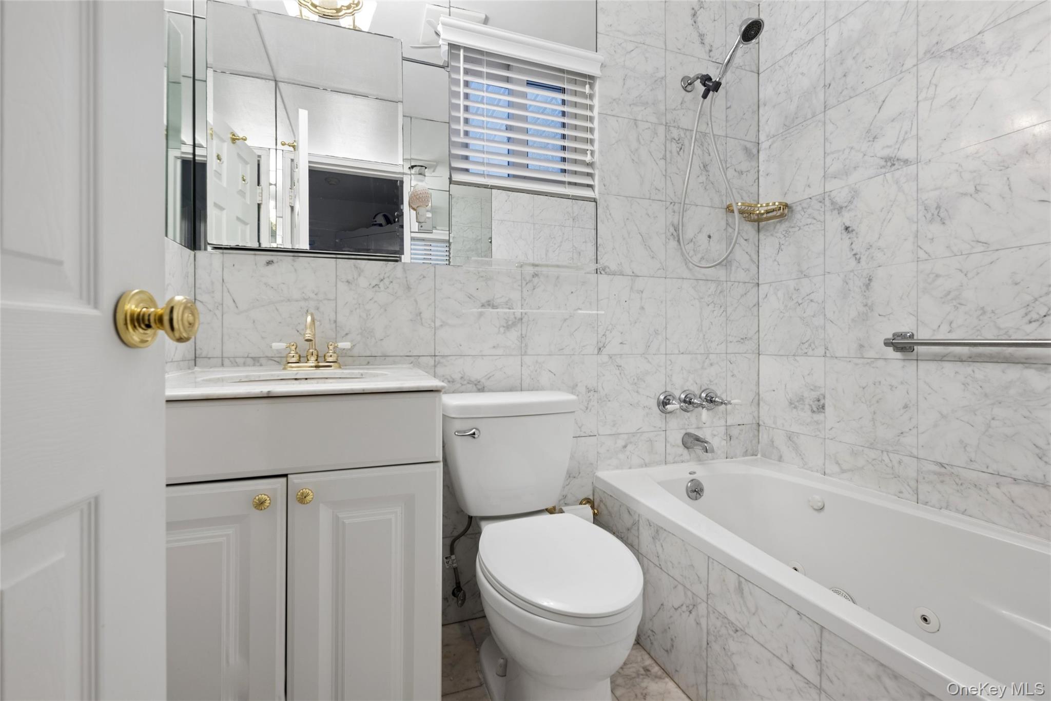 281 Dune Road, Unit 17B Westhampton Beach, NY 11978 - Photo 15 of 25