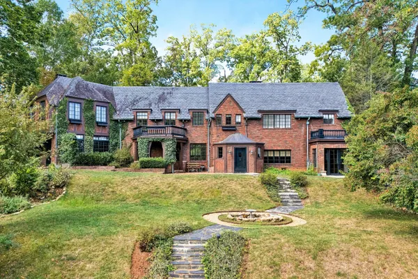 $1,295,000 | 2752 Jefferson Street Southeast, Roanoke, VA 24014