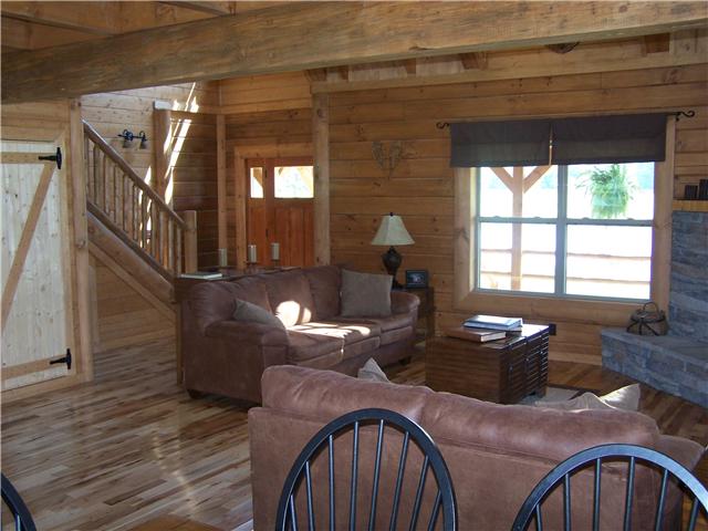 389 North Scenic Road Monteagle, TN 37356 - Photo 6 of 12 Front entry to Great Room, a desirable dining and relaxing family space!