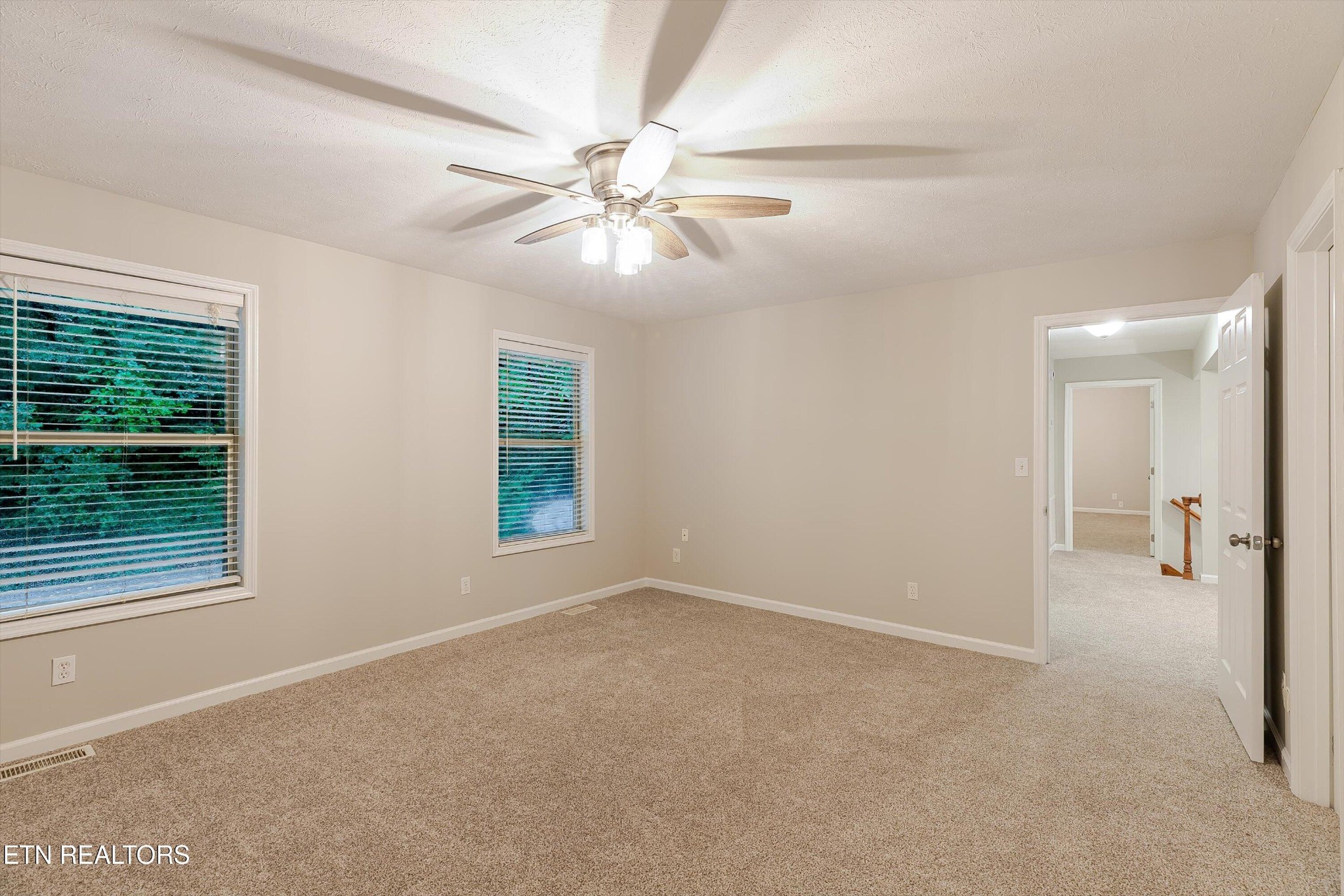 147 California Avenue Oak Ridge, TN 37830 - Photo 34 of 39 a view of an empty room with a window