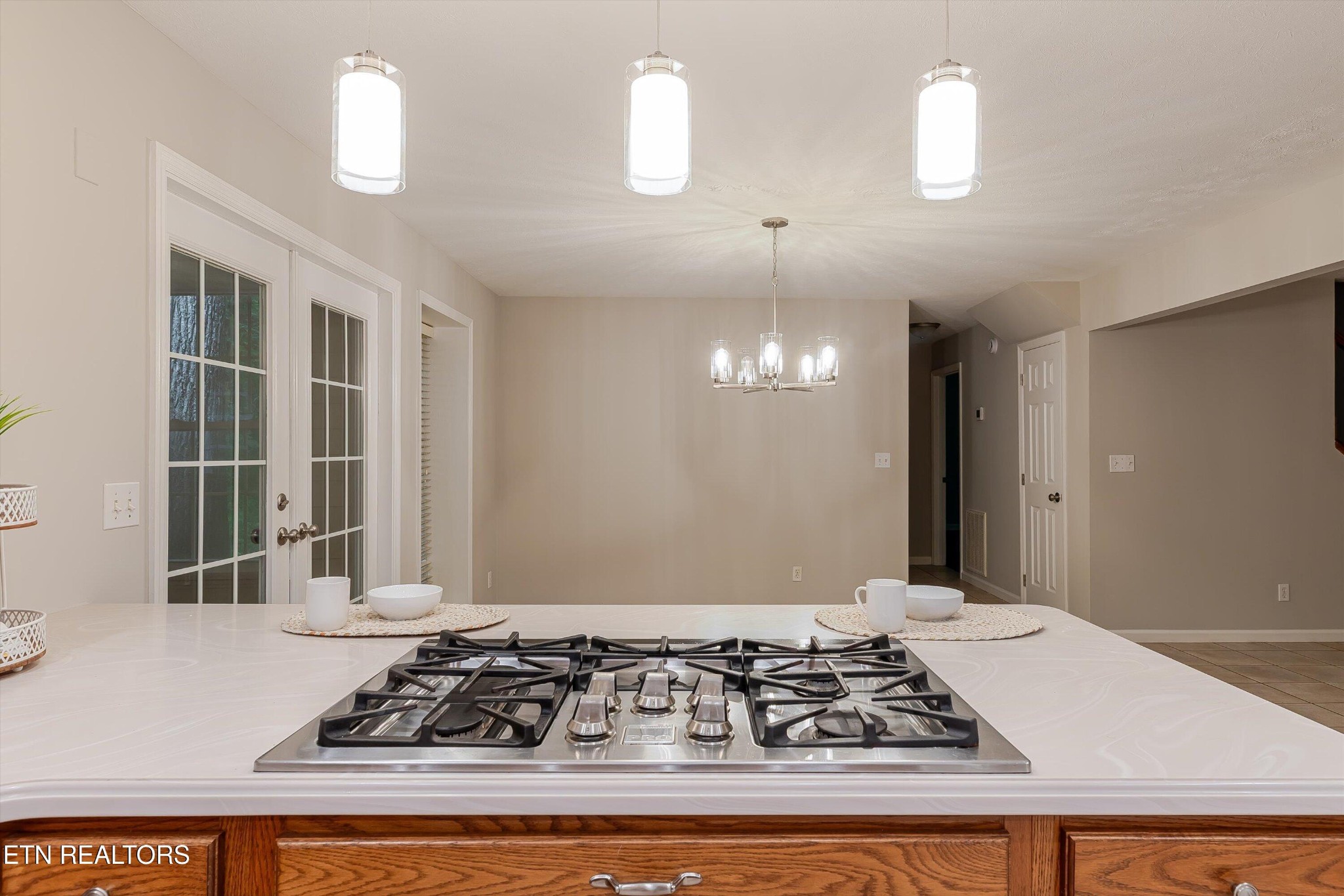 147 California Avenue Oak Ridge, TN 37830 - Photo 36 of 39 a kitchen view of a stove