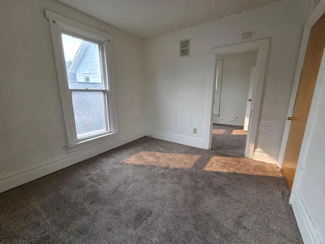 $200,000 | 652 East 3rd Street, Winona, MN 55987