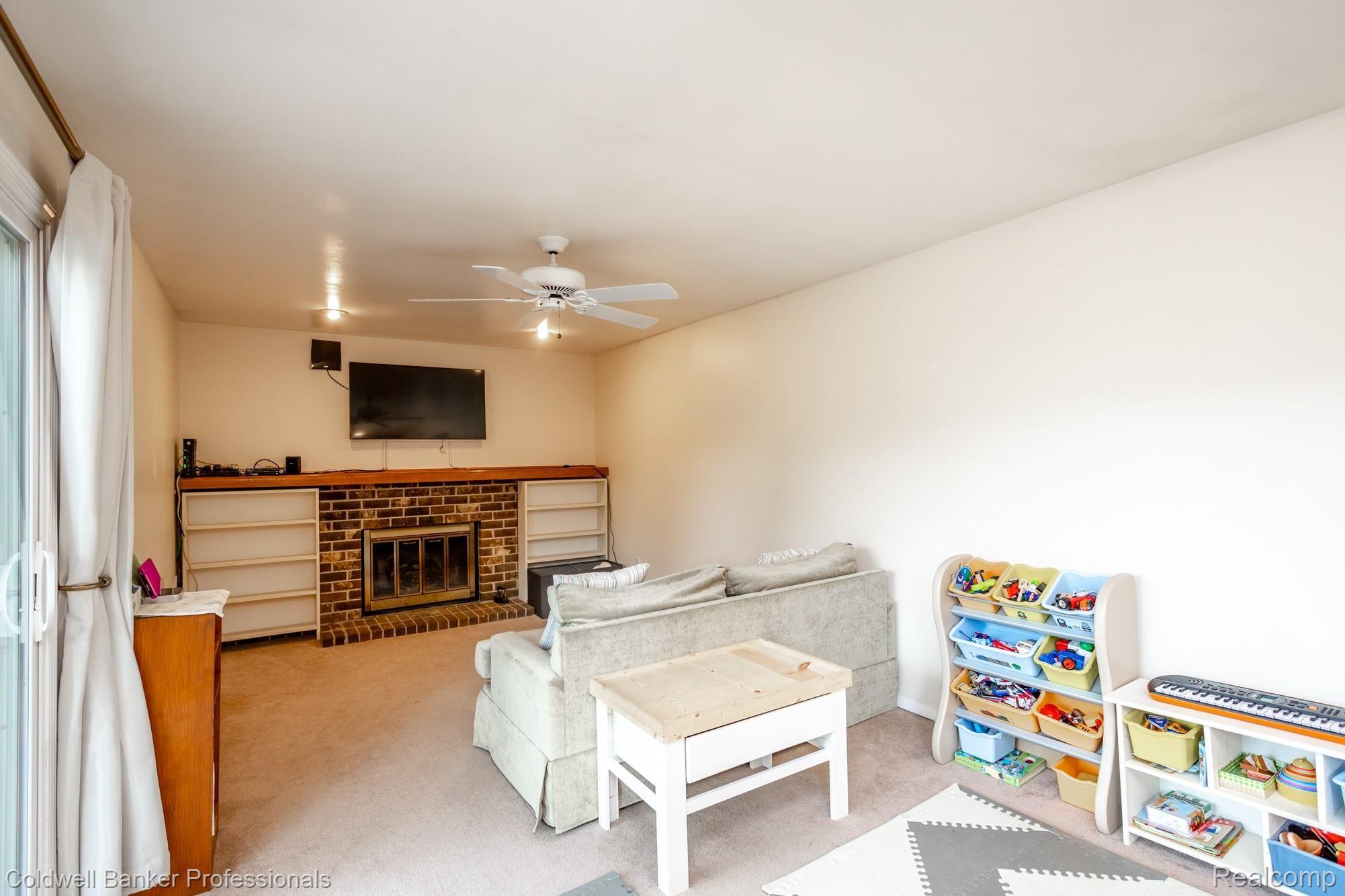 40487 Village Wood Road Novi, MI 48375 - Photo 21 of 46 40487 Village Wood S033.jpg