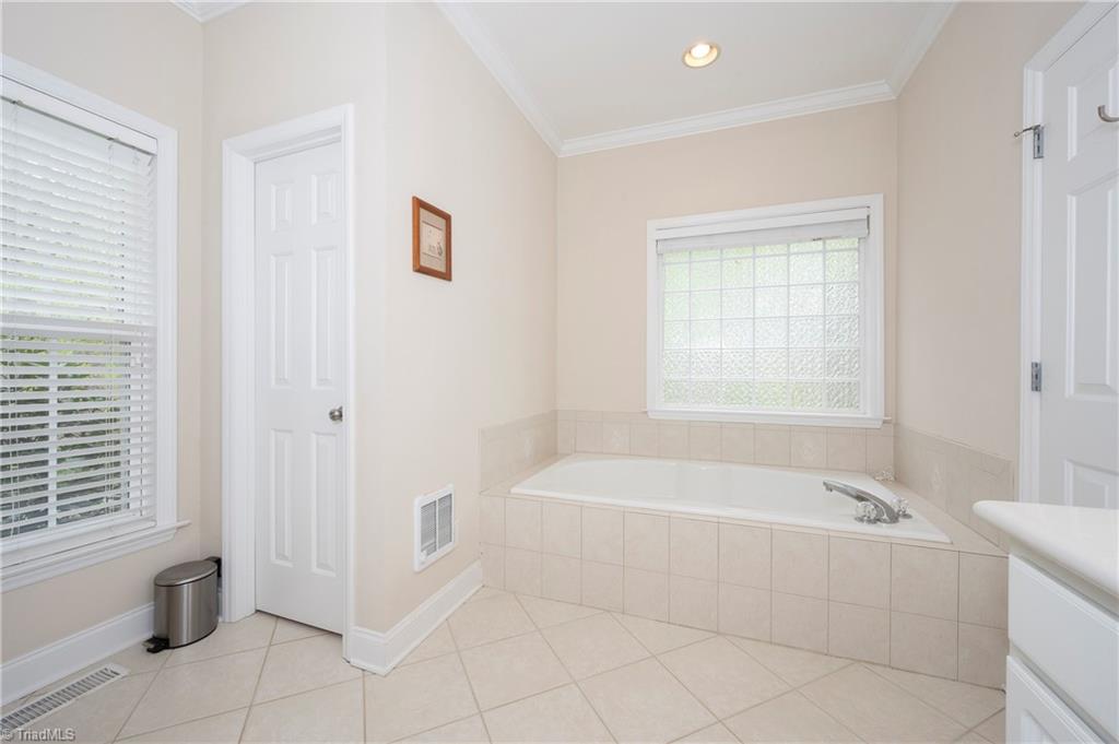 258 Sparks Road Advance, NC 27006 - Photo 23 of 39 primary bath - garden tub