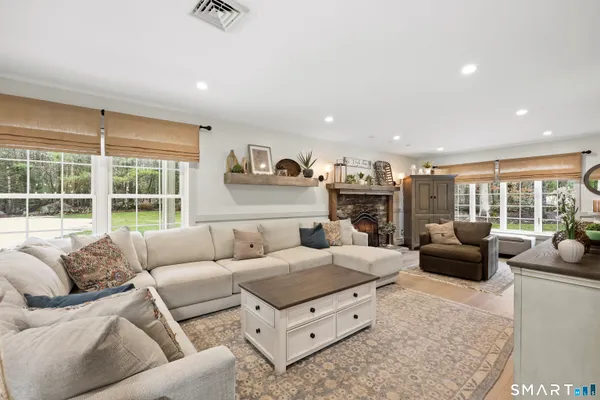 $899,888 | 35 Quail Run, Harwinton, CT 06791